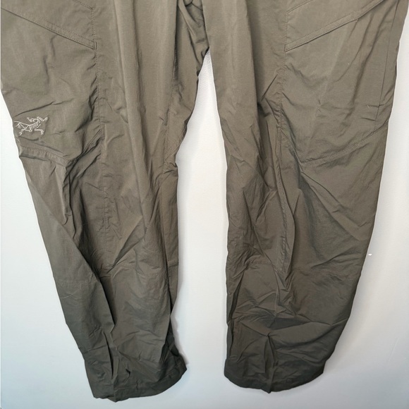 Arc’teryx x Vintage Men’s Technical Pants - Picture 5 of 12